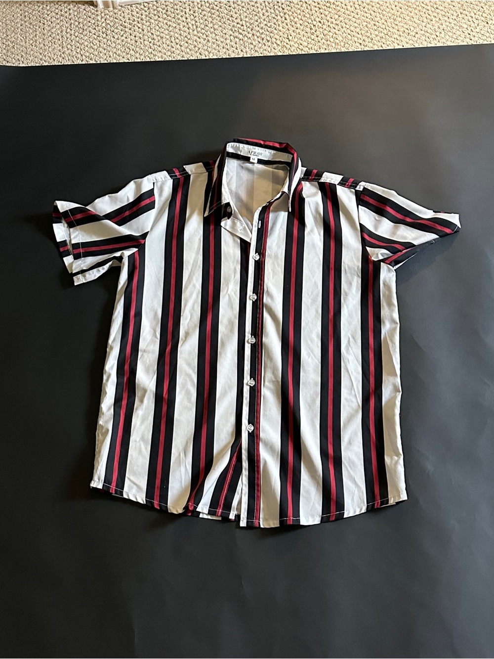 Men’s Fashion-Forward Vertical Striped Button-Down Shirt